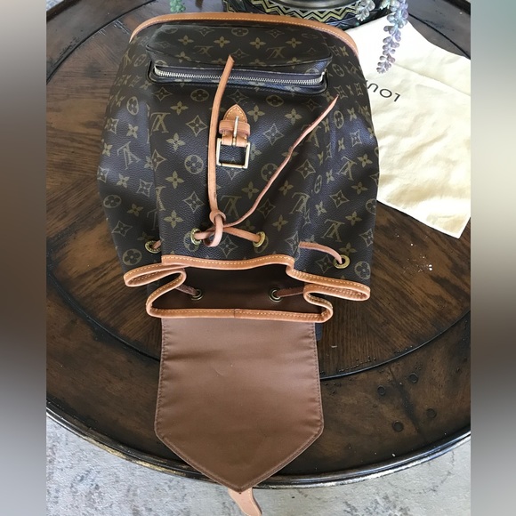 Louis Vuitton Unisex Montsouris GM Backpack - Picture 6 of 17
